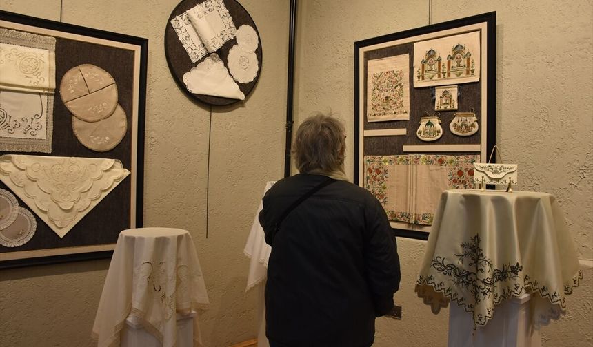 Trabzon'da 'Dört Köşe Bir Hazine' sergisi açıldı