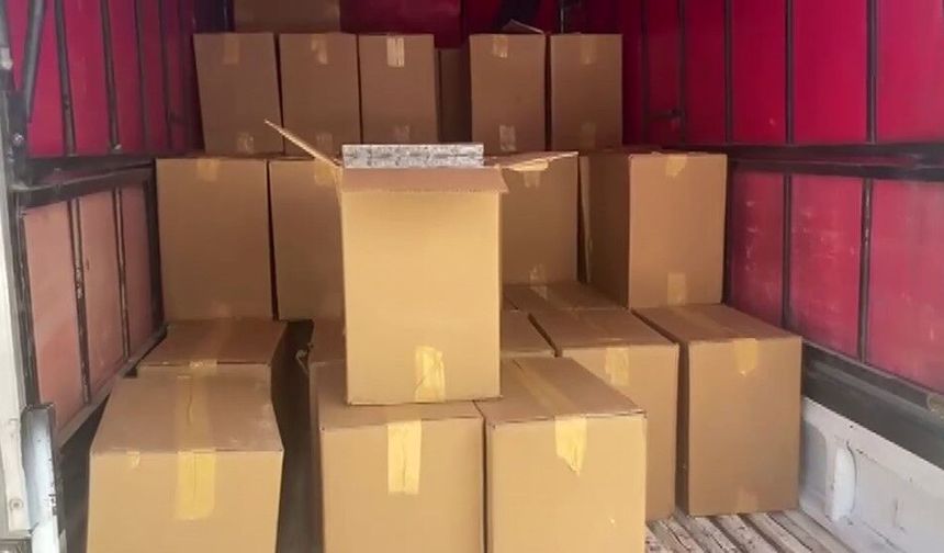 50 bin paket kaçak sigara yakalattı, 'Ucuza bulunca toplu satın aldım' dedi