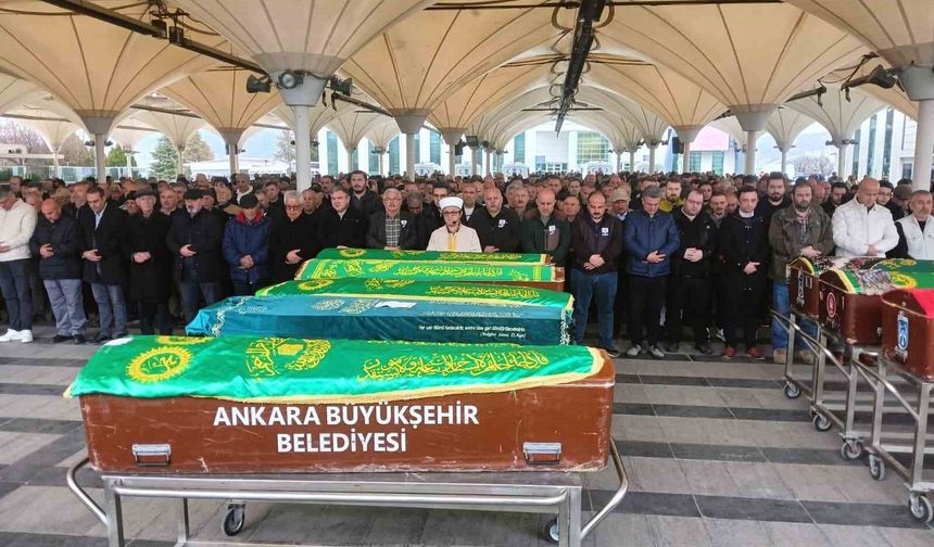 Ankara'da gaz sızıntısından vefat eden baba ile kızı son yolcuğuna uğurlandı