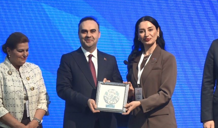 Bakan Kacır: 'KOBİ'lerimize ve büyük ölçekli firmalarımıza, 50 milyon liraya kadar finansman sunuyoruz'