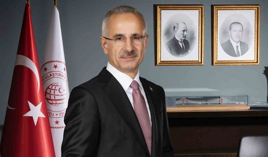Bakan Uraloğlu: 'Cuma günü Milli Elektrikli Hızlı Trenimizi raylara indirerek, test sürecini resmen başlatacağız'
