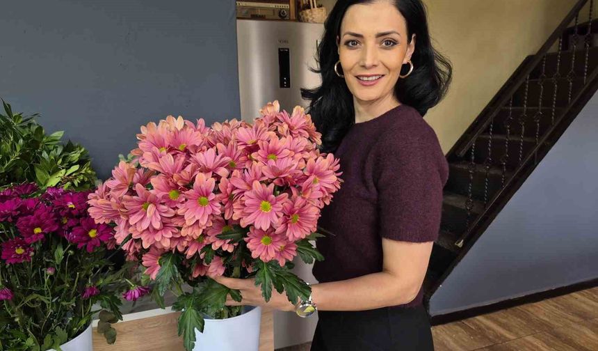 Eskişehirli çiçekçide 8 Mart mesaisi: 'Not yazma telaşı çiçek seçiminden zor'