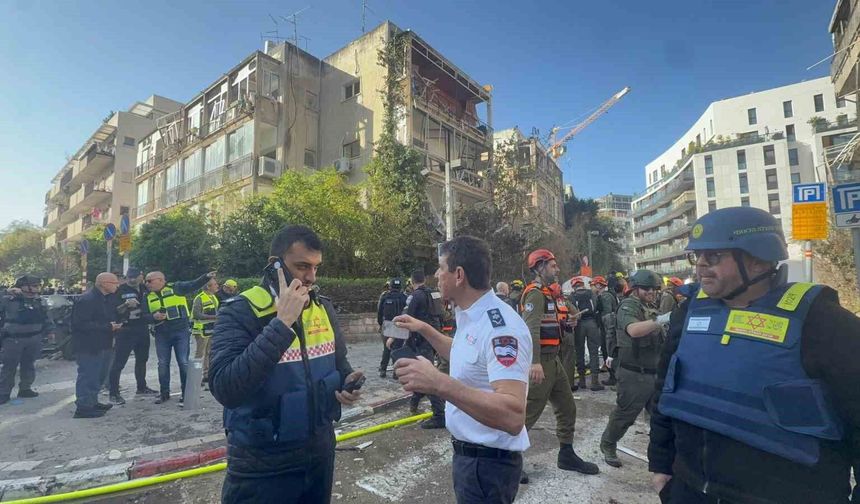 İran, Tel Aviv'i vurdu: 6 yaralı