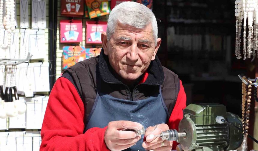 Lüle taşı ustası Mehmet Çalışkandinç bayram hareketliliğini değerlendirdi