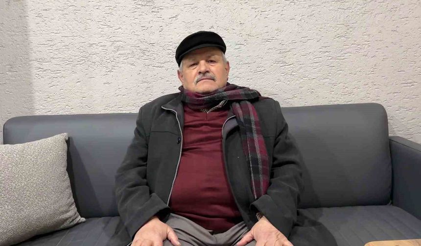 Öptü, yerine astı: 'Bayrağı olmayanın milleti olmaz'