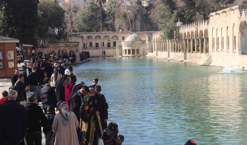 Ramazan ayında Balıklıgöl'e ziyaretçi akını