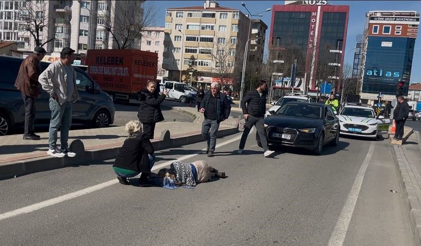 Tekirdağ'da korkutan kaza: Arabanın çarptığı yaya yere yığıldı