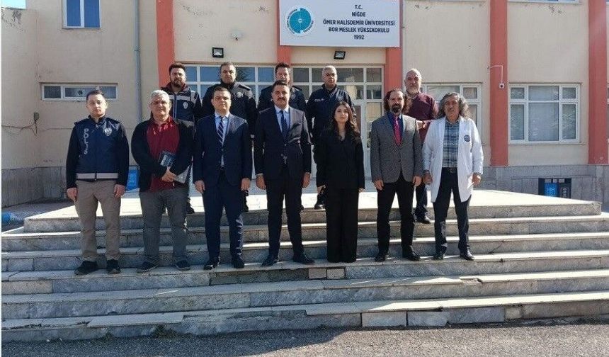 Üniversite öğrencilerine 'IBAN vermek suç' uyarısı