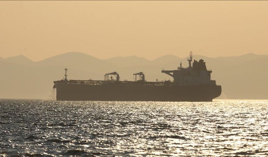 Dünyadaki petrol talebinin yüzde 70'i stratejik boğazlardan taşınıyor