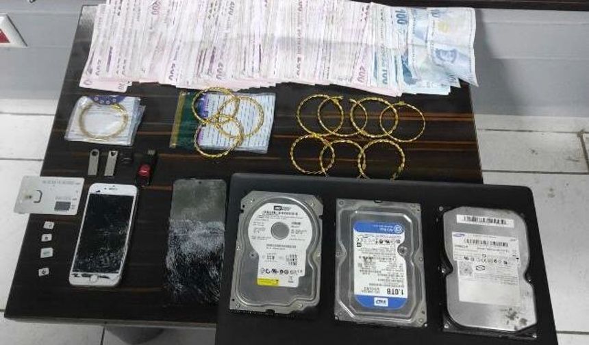 Adana'da kendilerini polis olarak tanıtıp dolandırıcılık yapan 7 zanlı tutuklandı