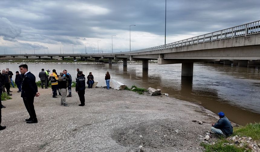Bursa'da aracıyla akıntıya kapılan sürücünün cesedine ulaşıldı