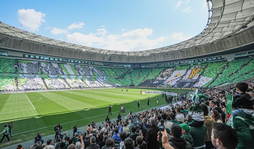 Bursaspor, şampiyonluğunu ilan ederek 1. Lig'e yükselmeyi garantiledi