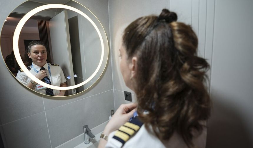 Gökyüzünün 'pilot anneleri' özlemlerine rağmen görevlerini özveriyle yapıyor