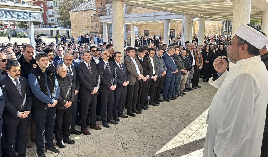 Kırşehir'de nefes borusuna çilek kaçan 2,5 yaşındaki çocuk hayatını kaybetti