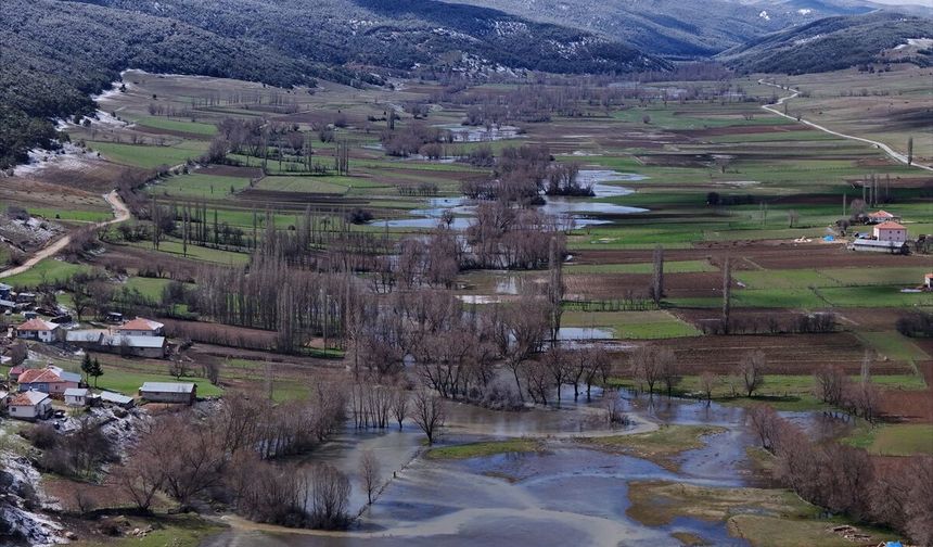 Yozgat'ta sağanak taşkına neden oldu