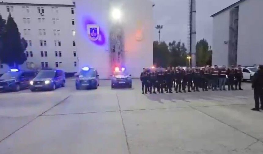 Adana merkezli 24 ilde 'uyuşturucuya özendirme' operasyonu: 16 tutuklama