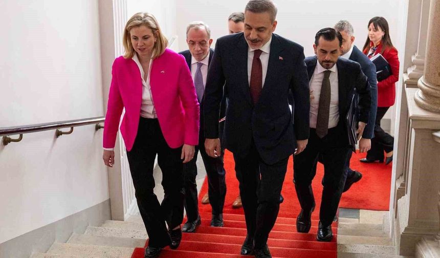 Bakan Fidan, Avusturyalı Bakan Meinl-Reisinger ile bir araya geldi