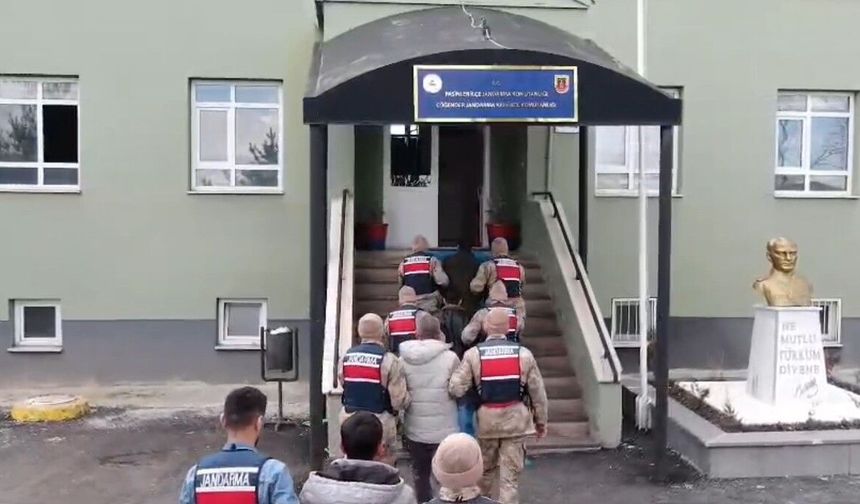 İçişleri Bakanlığı: '4 milyar 119 milyon lira hesap hareketi bulunan 83 şüpheli yakalandı'