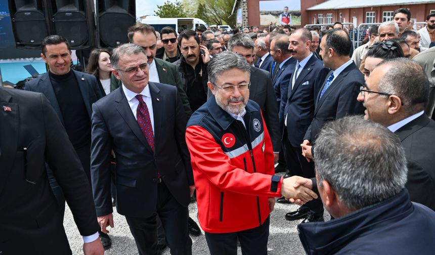 Bakan Yumaklı, Van'daki 'Kırsalda Bereket Hayvancılığa Destek Projesi Düve Teslim Töreni'nde konuştu: