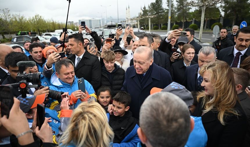 Cumhurbaşkanı Erdoğan, Doğu-Batı Dostluk ve İpek Yolu Rallisi grubunu uğurladı