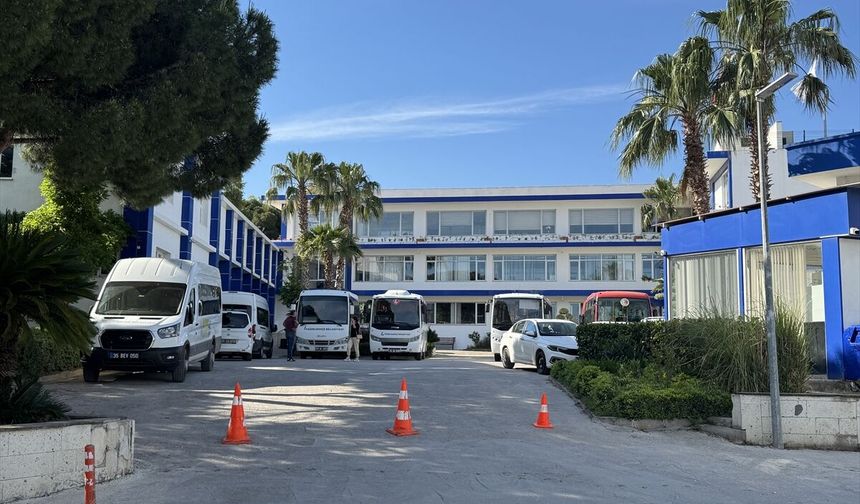 İzmir'de Güzelbahçe Belediyesine yönelik operasyonda Belediye Başkanı ve 4 şüpheli yakalandı