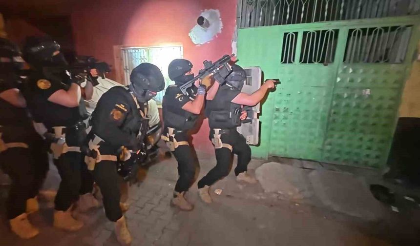 Adana'da DEAŞ'ın uyuyan hücresine operasyon: 16 kişi yakalandı