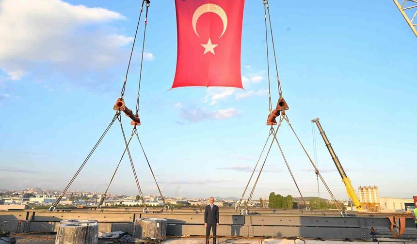 Bakan Uraloğlu: '(Etimesgut Havalimanı) 2 bin 450 metre uzunluğundaki pisti 3 bin metreye uzatıyoruz'