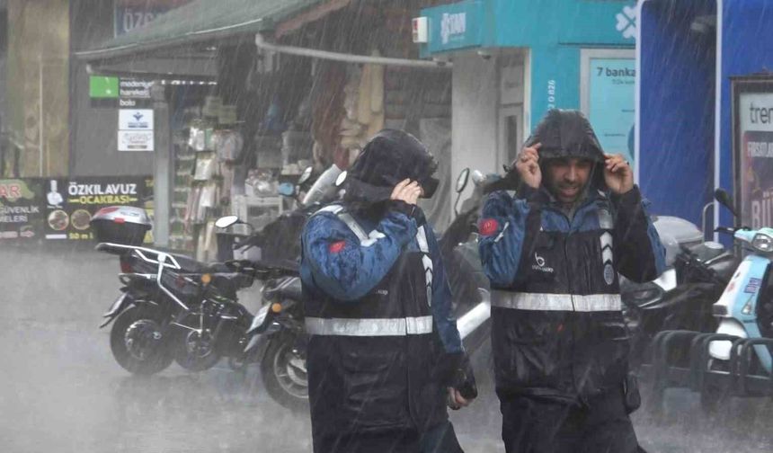 Bolu'da kuvvetli sağanak hayatı olumsuz etkiledi