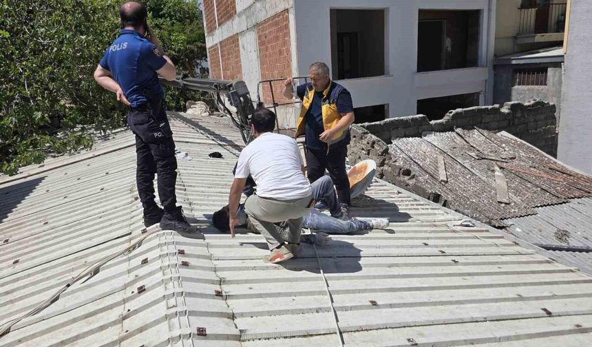Mudanya'da can pazarı...6.kattan devrilen vinçte 2 işçi yaralandı