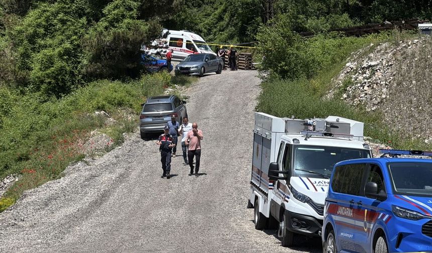 Bolu'da maden ocağındaki göçükte mahsur kalan işçiyi arama kurtarma çalışması sürüyor