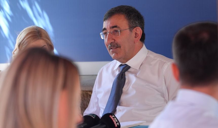 Cumhurbaşkanı Yardımcısı Yılmaz, basın mensuplarının sorularını yanıtladı: