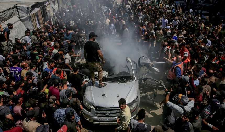 İsrail ordusu, Gazze Şeridi'nde sivil aracı vurdu, 3 kişi yaşamını yitirdi
