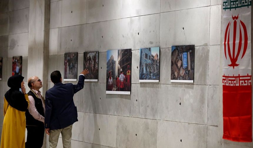 Tahran'da, ABD-İsrail saldırılarına ilişkin fotoğraf sergisi açıldı