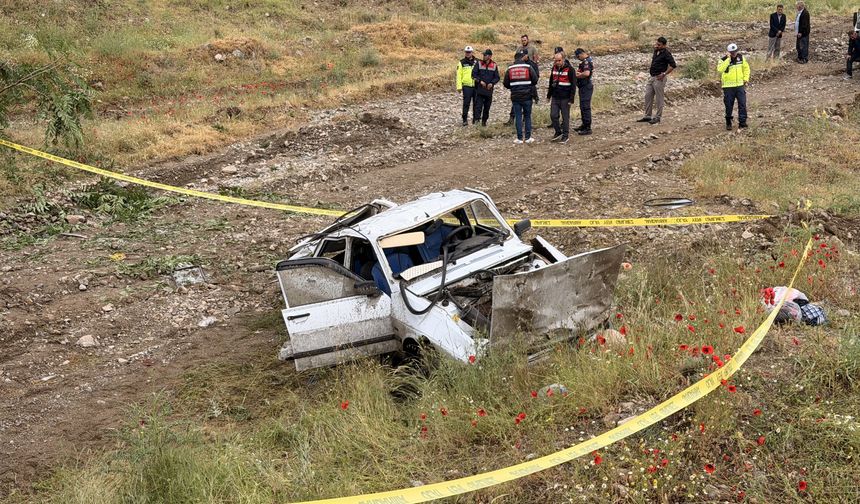 Yozgat'ta köprüden düşen otomobildeki 2 çocuk hayatını kaybetti, 3 kişi yaralandı