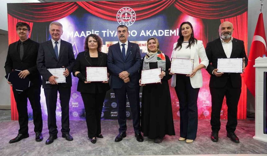 Bakan Tekin: 'Sanatı eğitim süreçlerinin ayrılmaz bir parçası olarak görüyoruz'