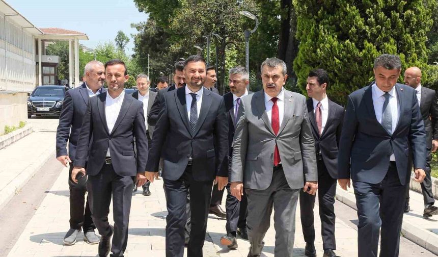 Bakan Tekin'den Kağıthane Belediyesi'ne ziyaret