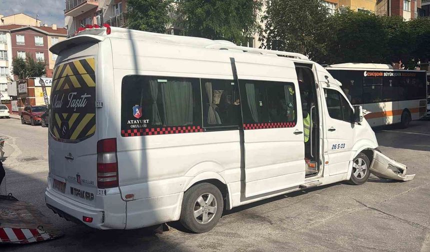 Biri işçi servisi toplam 4 aracın karıştığı kazada 9 kişi yaralandı