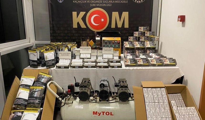 Kütahya'da kaçakçılığa darbe, binlerce makaron ve kaçak telefon ele geçirildi