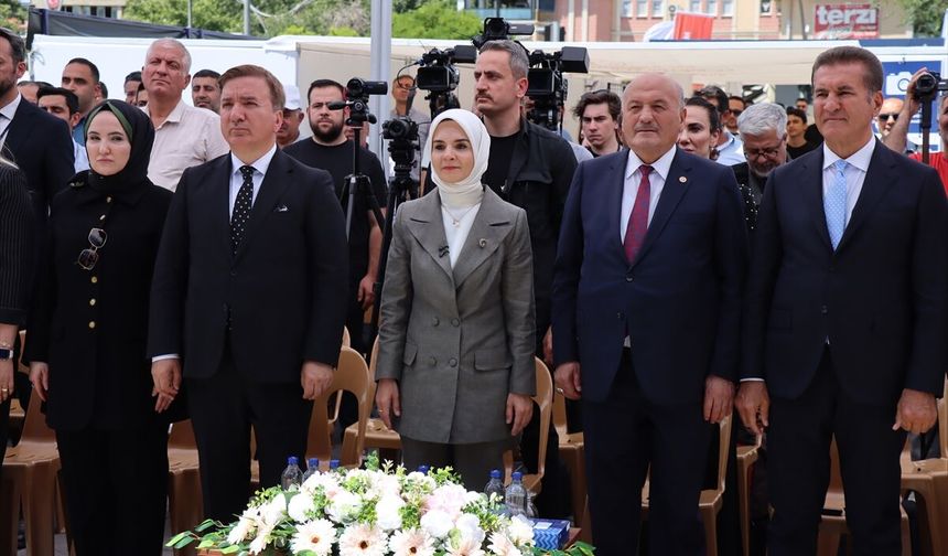 Aile ve Sosyal Hizmetler Bakanı Göktaş, Erzincan'da 'Yaşayan Miras Şöleni'nde konuştu: