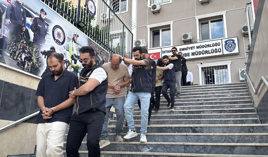 İstanbul merkezli dolandırıcılık operasyonunda yakalanan 32 şüpheli adliyede