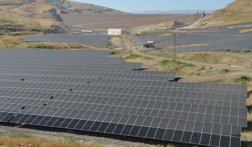 Muş'ta Alparslan-2 Barajı sahasındaki GES'te enerji üretimi başladı