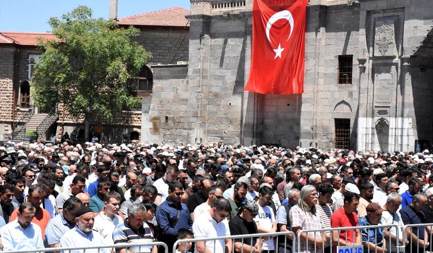 Şehit Ulaştırma Uzman Çavuş Abdurrahman Hilal, Aksaray'da son yolculuğuna uğurlandı
