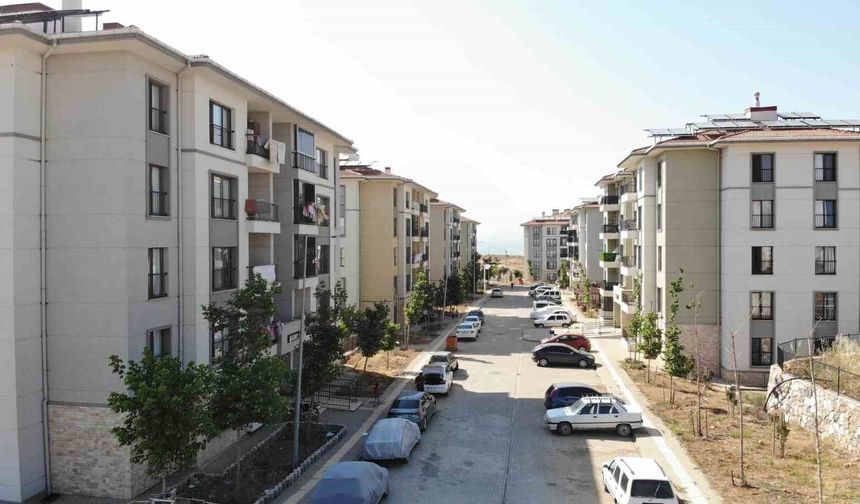 Depremzedeler: 'Keşke toplanan paralar özel kuruluşlara verilmeseydi, devletin AFAD'ı vardı'