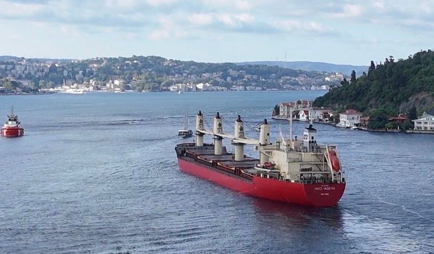 İstanbul Boğazı'nda makine arızası yapan gemi nedeniyle gemi trafiği durduruldu