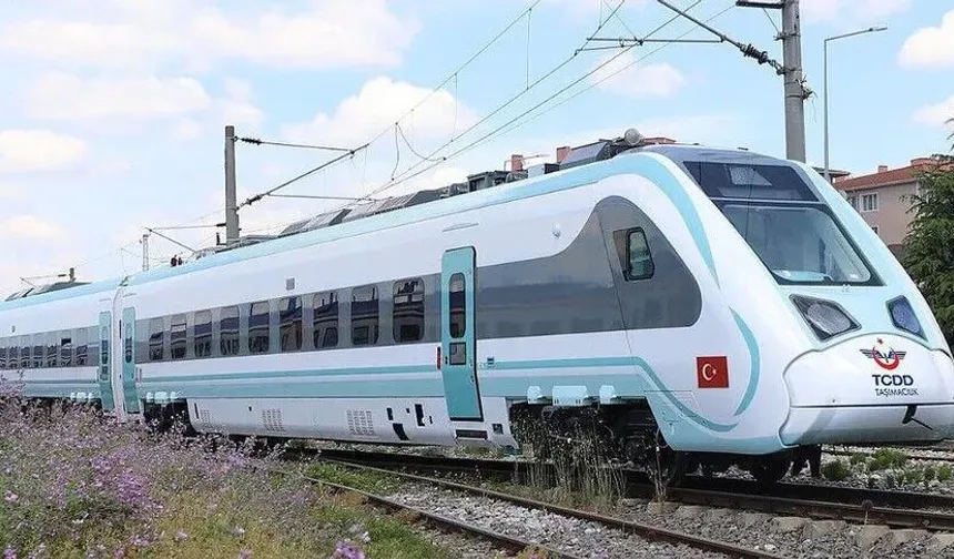 Milli Elektrikli Tren 22 Temmuz itibarıyla Uzunköprü-Halkalı hattında kullanılacak