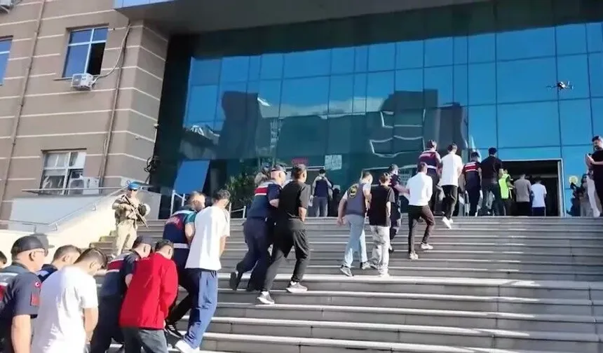 Jandarma 12 ilde 12 ayrı organize suç örgütüne operasyon düzenledi