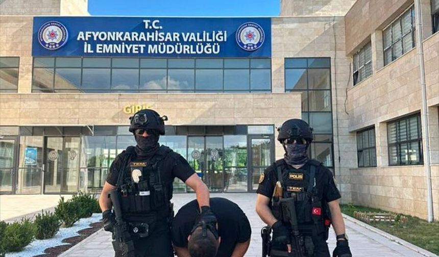 Afyonkarahisar'da FETÖ'nün suikast timinin firarisiyle irtibatlı olduğu belirlenen şüpheli tutuklandı