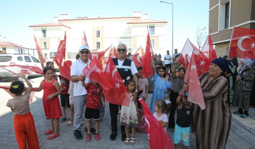 Ahlat'a yerleştirilen Ahıska Türkleri yeni yuvalarına kavuşmanın mutluluğunu yaşıyor