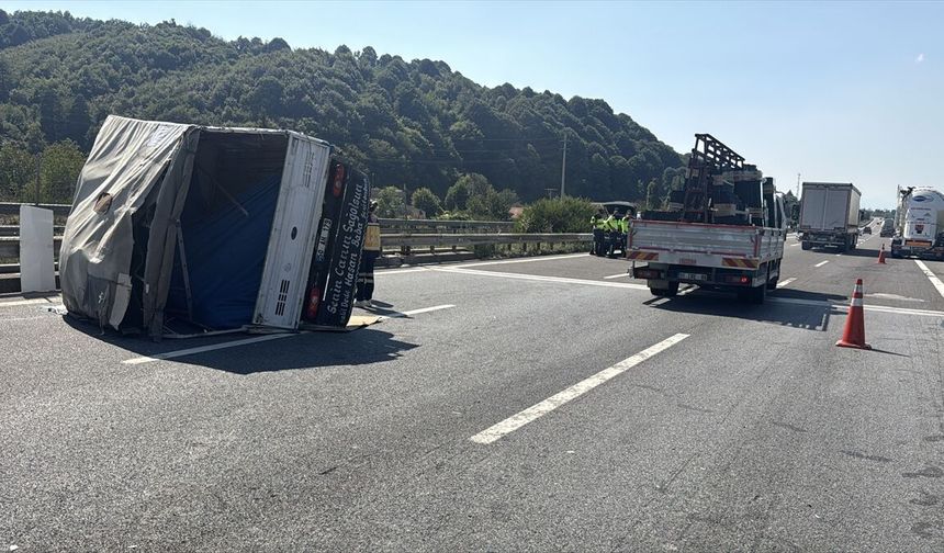 Anadolu Otoyolu Düzce kesimindeki zincirleme kaza ulaşımı aksattı