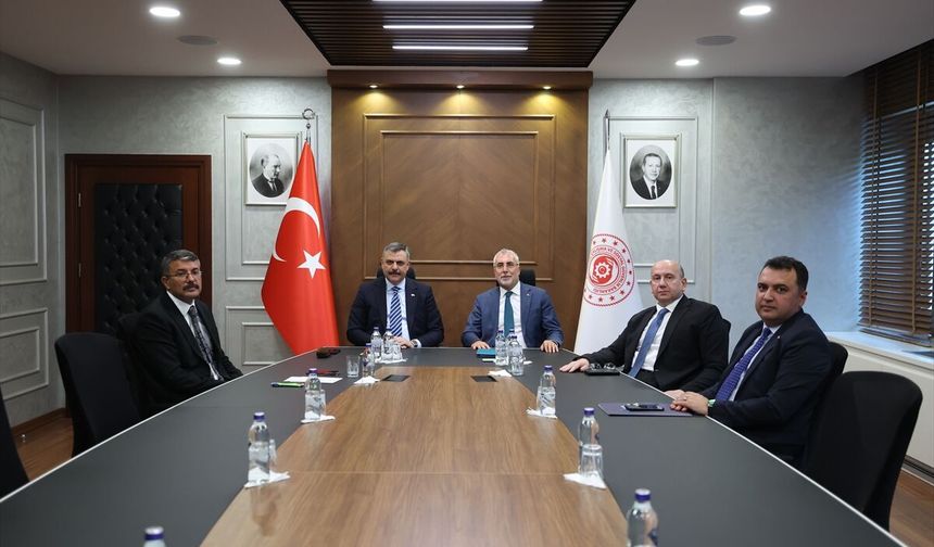 Çalışma ve Sosyal Güvenlik Bakanı Işıkhan, İçişleri Bakanı Çiftçi ile görüştü
